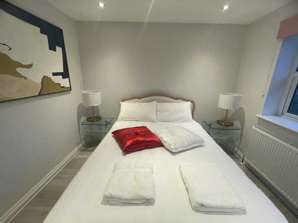 Вилла 2A Seymour Road Саттон Экстерьер фото
