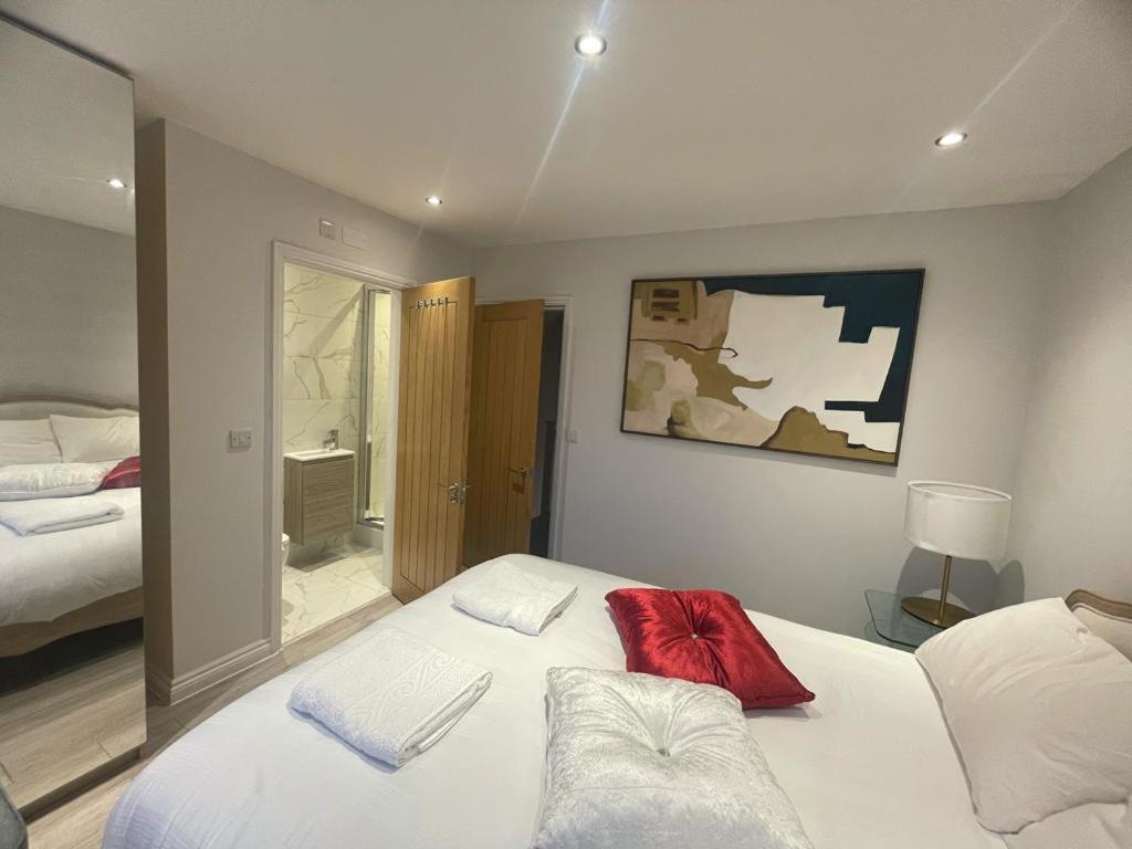 Вилла 2A Seymour Road Саттон Экстерьер фото