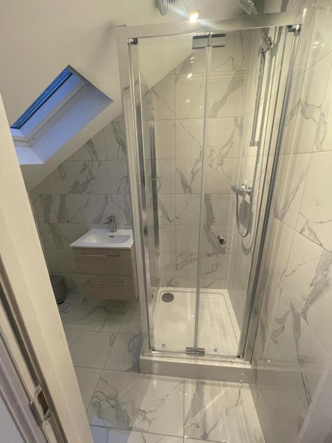 Вилла 2A Seymour Road Саттон Экстерьер фото